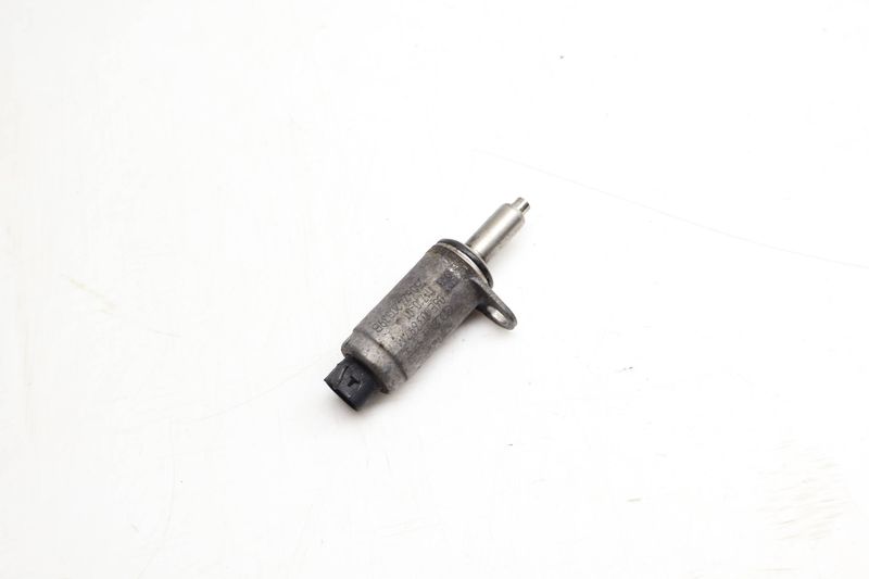Cam Valve / Camshaft Adjustment Solenoid 06E103697M — Used (SKU 696283)