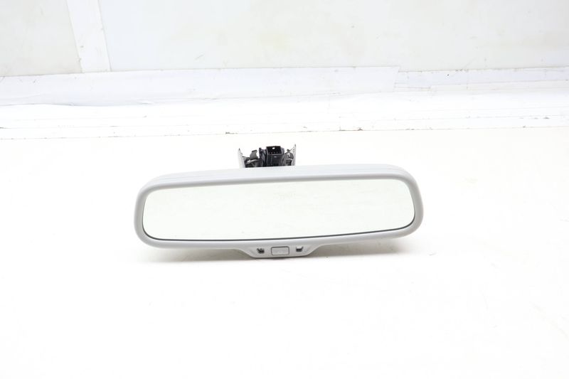 Interior Rear View Mirror w/ Auto Dim 8T0857511AB — Used (SKU 695989)