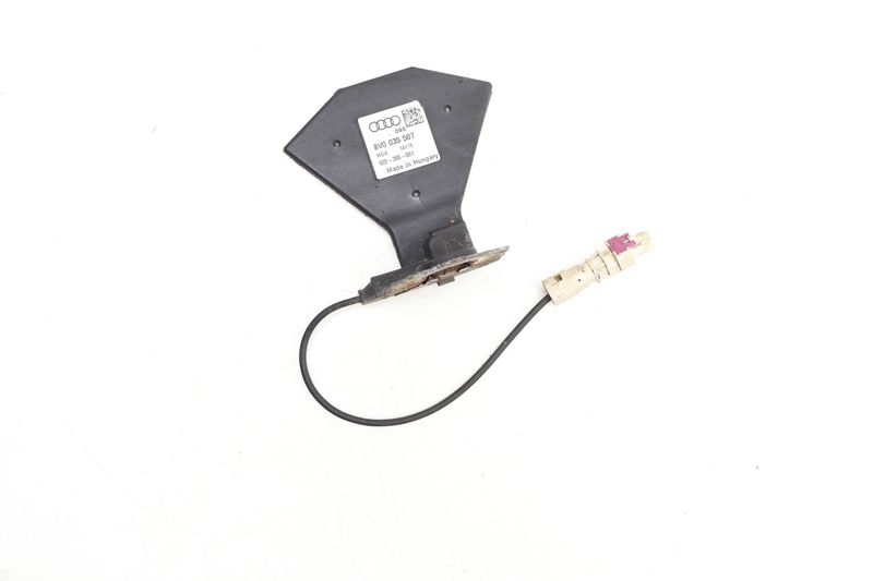 Phone Antenna 8V0035507 — Used (SKU 638039)