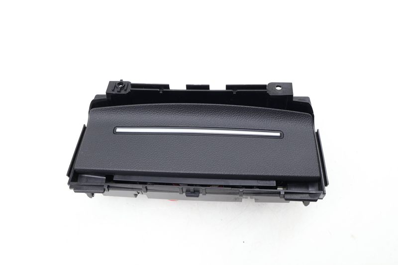 Console Power Outlet 4G0919565 — Used (SKU 637823)