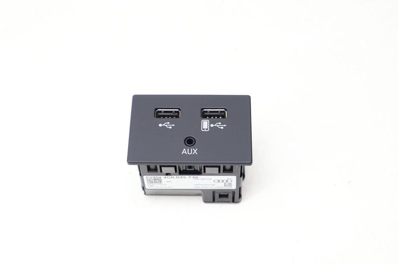 USB / AUX-IN Socket 4G0035736 — Used (SKU 696061)
