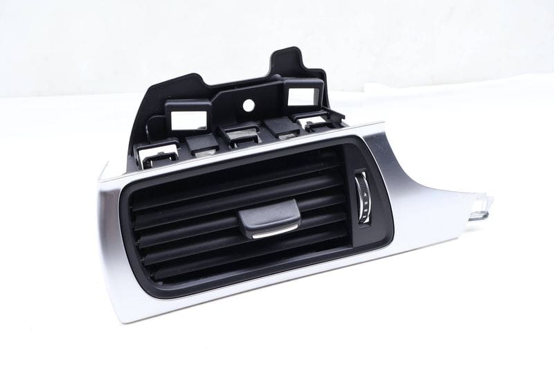 Dash Air Vent 4G1820901 — Used (SKU 661695)