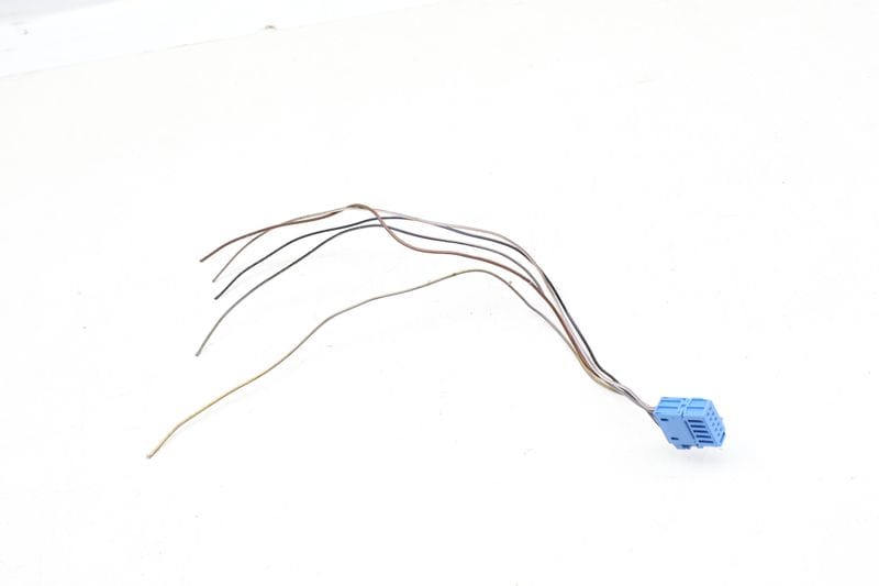 Tail Light / Lamp Wiring Connector / Pigtail 6R0972930B — Used (SKU 661755)