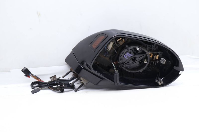 Side View Mirror w/ Memory 4G8858532AM — Used (SKU 661765)