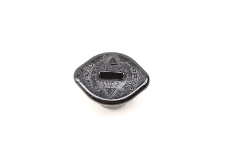 Engine Valve Cover Plug 06H115418P — Used (SKU 467980)
