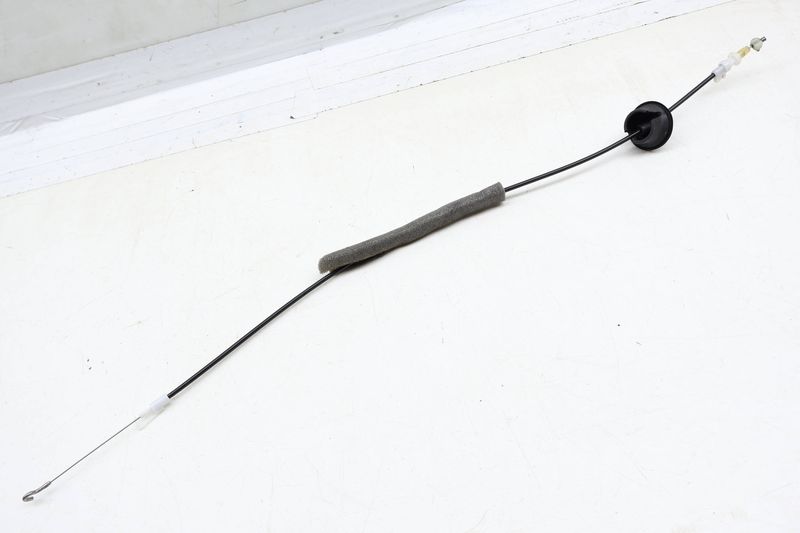 Interior Door Handle Release / Bowden Cable 8T0837085 — Used (SKU 695211)