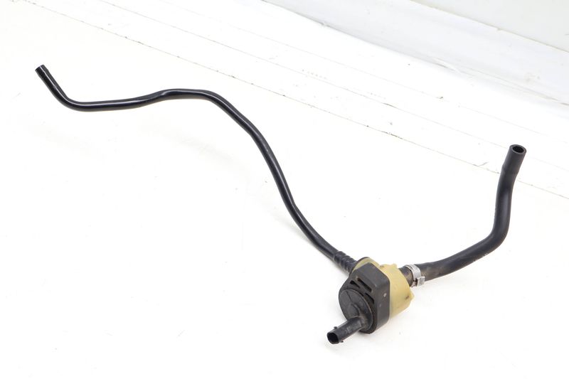 PCV Breather Hose / Tube 06E103207AC — Used (SKU 695222)