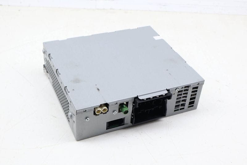 Radio Tuner Amplifier / Amp 4G0035082G — Used (SKU 695200)