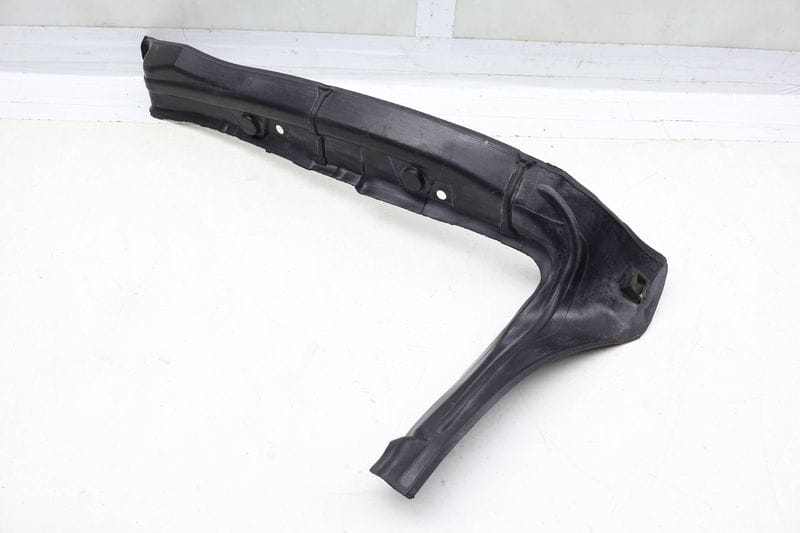 Inner Fender End Plate / Cover 8T0821112A — Used (SKU 695342)