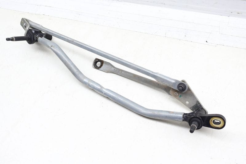 Windshield Wiper Bracket / Transmission 8T1955023E — Used (SKU 695373)