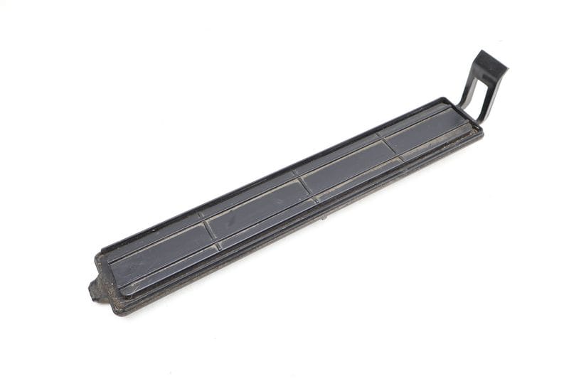 Cabin Air Filter Cover 4H0819422A — Used (SKU 650268)