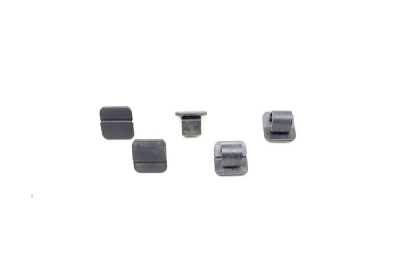 Hood Insulation / Sound Blanket Clip Set (5) 8E0863727A — Used (SKU 650461)