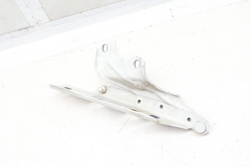 Hood Hinge 4G8823301E — Used (SKU 650545)