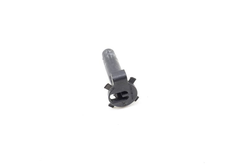 Radiator Mount Bolt / Pin WHT001506A — Used (SKU 650289)