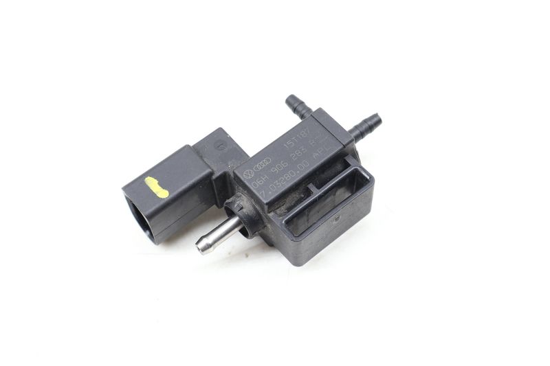 Solenoid Valve 06H906283B — Used (SKU 650290)