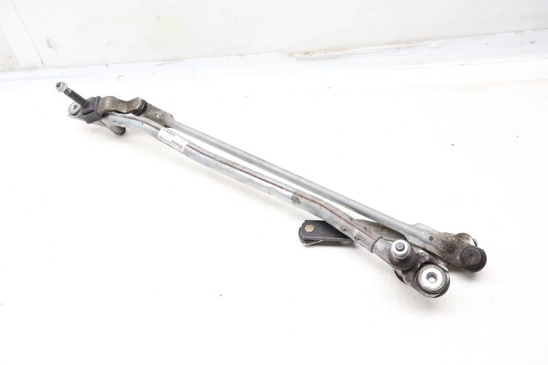 Windshield Wiper Transmission / Bracket 4G1955023C — Used (SKU 650433)