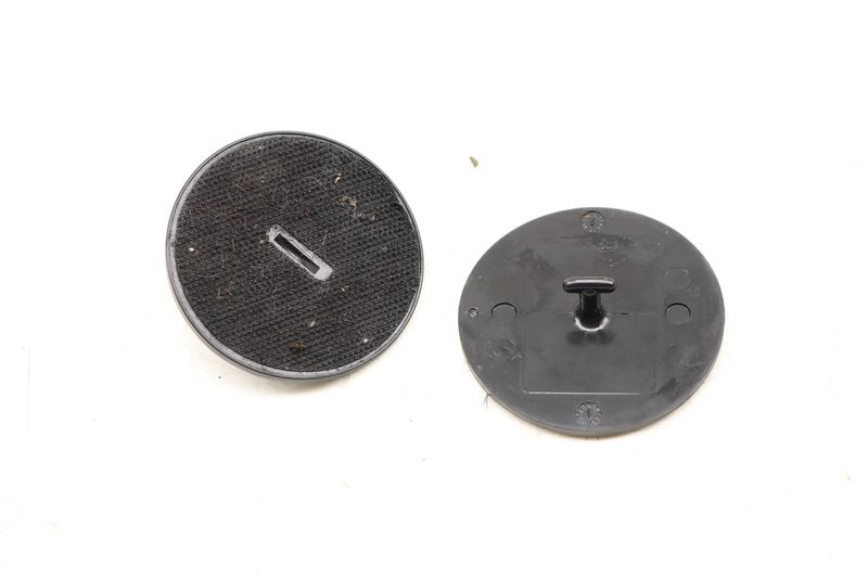 Carpet Floor Mat Fastener / Mount Set (2) 07149166609 — Used (SKU 525301)