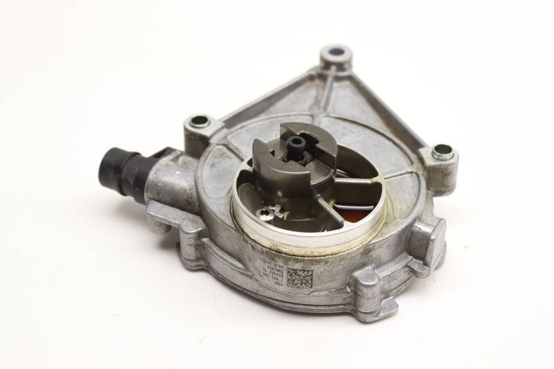 Brake Vacuum Pump 11667622380 — Used (SKU 589852)