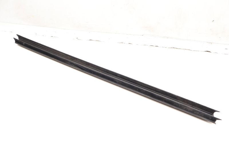 Door Window Slot Seal / Trim (INNER) 51337258300 — Used (SKU 618259)