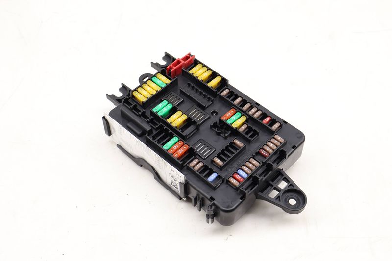 Power Distribution / Fuse Box 61149389070 — Used (SKU 618487)