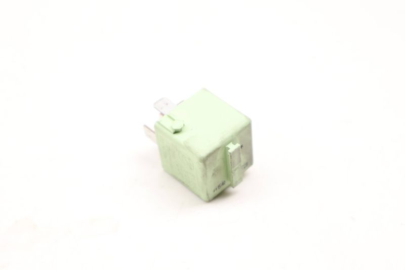 Relay 61368373700 — Used (SKU 618534)
