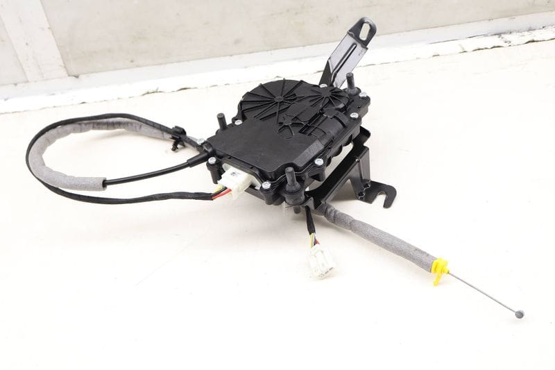 Trunk Lid Lock Motor 51247269516 — Used (SKU 618270)