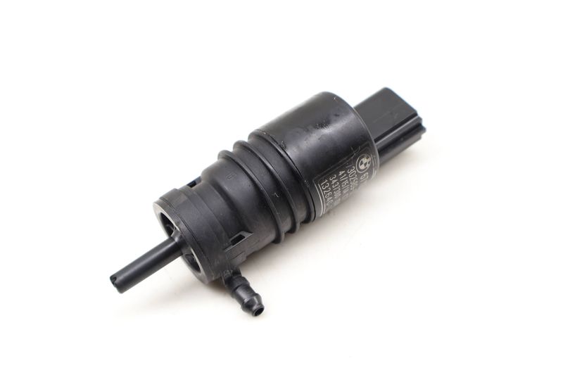 Windshield Washer Pump 67127302589 — Used (SKU 618111)