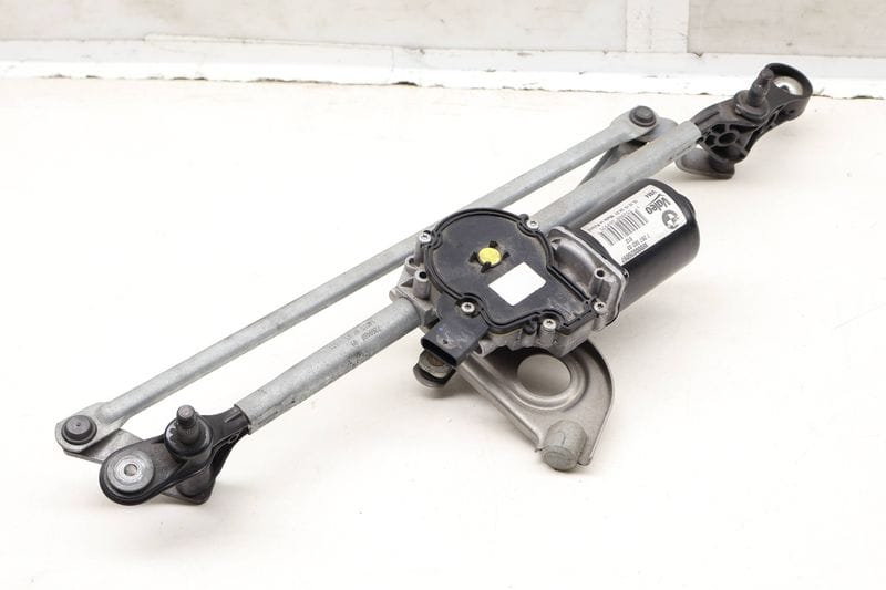 Windshield Wiper Transmission w/ Motor 61617260488 — Used (SKU 618396)
