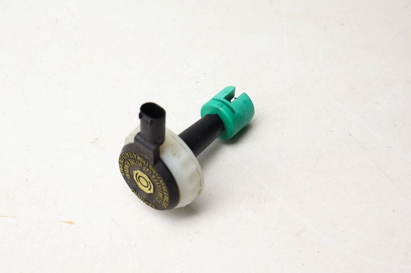 Brake Fluid Reservoir / Tank Cap 34316786731 — Used (SKU 692271)