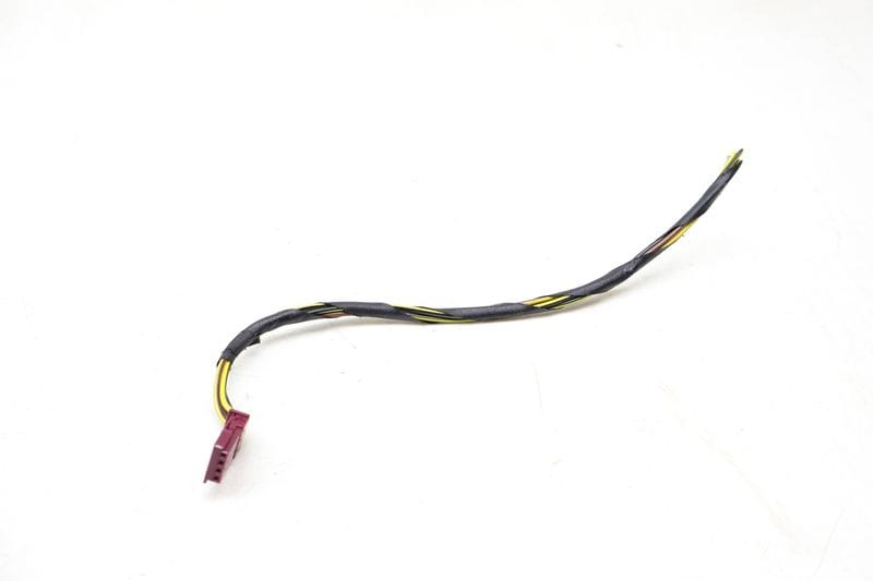 4-PIN Outer Tail Light Wiring Connector / Pigtail 63218377240 — Used (SKU 692345)