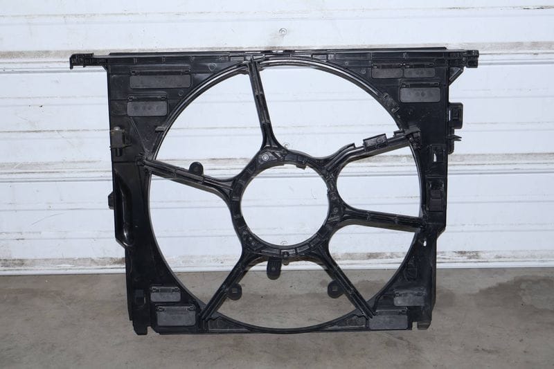 Radiator Electric Cooling Fan Housing 17427612453 — Used (SKU 692520)
