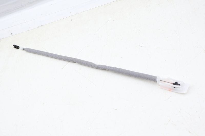 Interior Door Handle Release / Bowden Cable 51227175720 — Used (SKU 692288)
