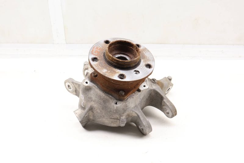 Spindle Knuckle w/ Wheel Bearing 33326793769 — Used (SKU 692446)