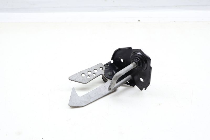 Upper Hood Latch / Lock 51237183764 — Used (SKU 692245)