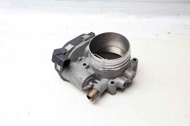 Throttle Body 13547597871 — Used (SKU 692462)