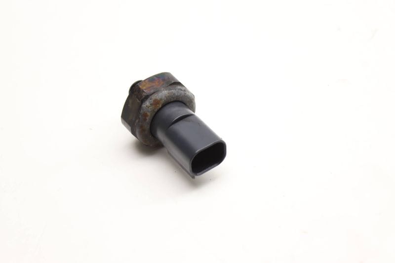 AC Pressure Switch / Sensor 64539141958 — Used (SKU 584140)