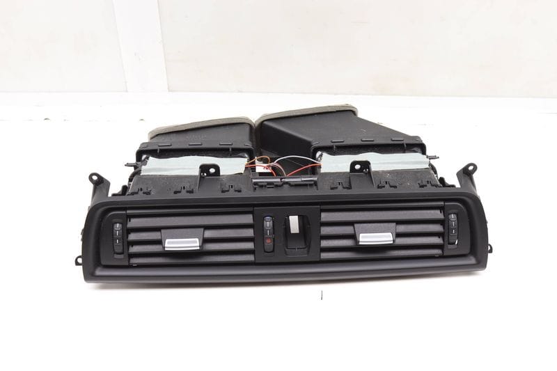 Dash Air Vent 64229166885 — Used (SKU 583915)