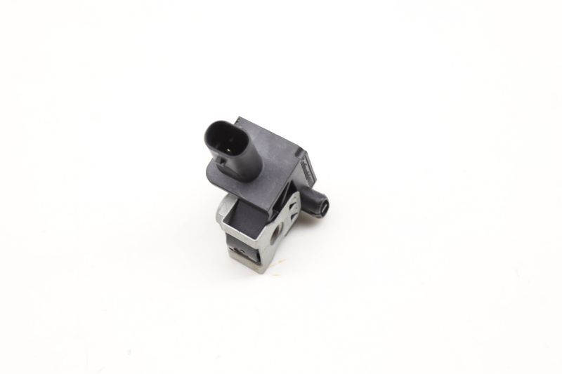 B Pillar Airbag / Air Bag Sensor 65779224177 — Used (SKU 584154)