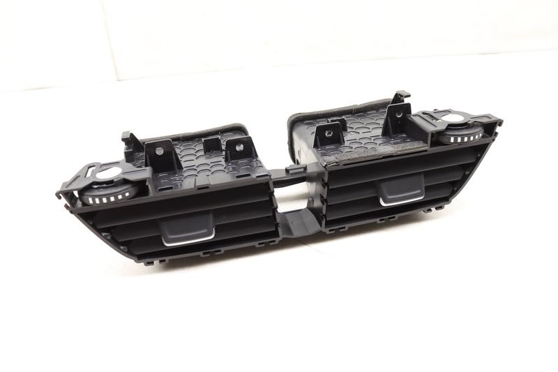 Center Dash Air Vent 64229282999 — Used (SKU 504204)