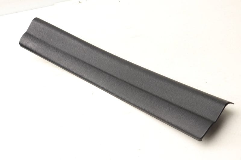 Inner Door Sill Trim / Cover 51477326812 — Used (SKU 523140)