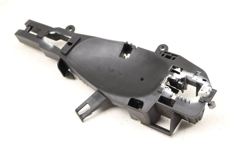 Exterior Door Handle Bracket 51217193264 — Used (SKU 542098)
