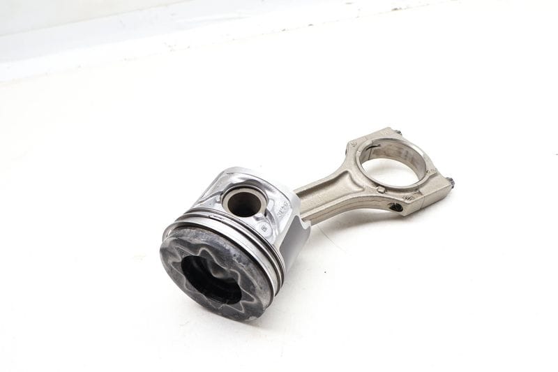 Piston w/ Connecting Rod 11258580699 — Used (SKU 647617)