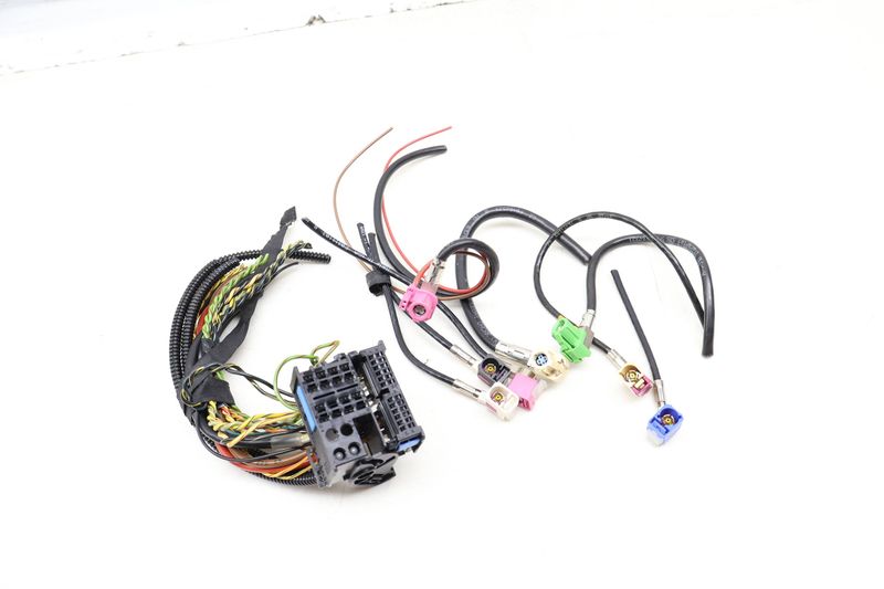 Radio / Stereo / Navigation Head Unit Wiring Connector Set — Used (SKU 647251)