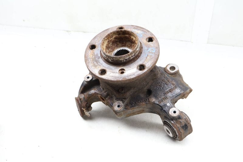 Spindle Knuckle w/ Wheel Bearing 33406790497 — Used (SKU 647578)