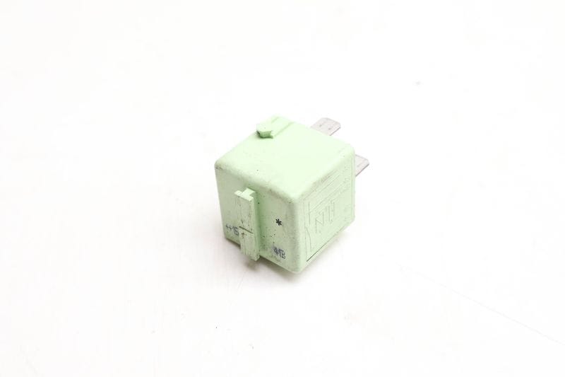 Relay 61368373700 — Used (SKU 647681)