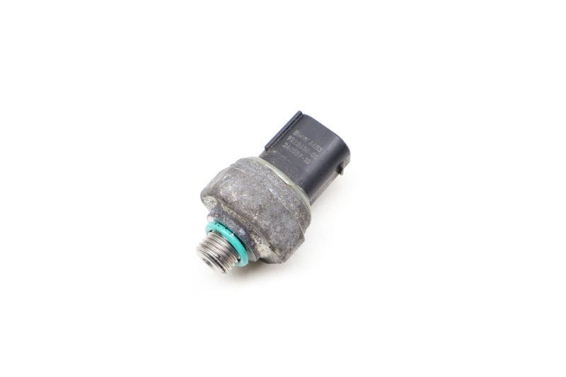AC Pressure Switch / Sensor 64539323658 — Used (SKU 639162)