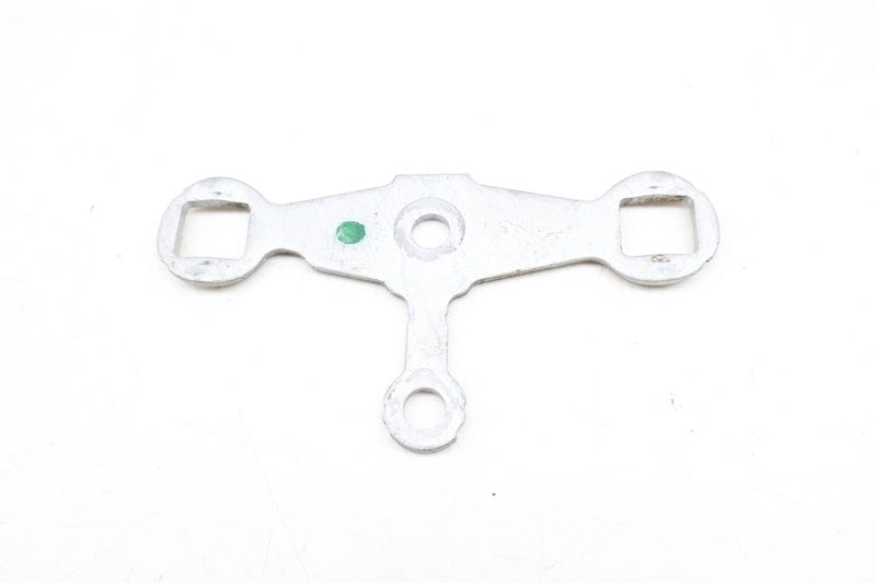 Fuel Injector Bracket 13647595405 — Used (SKU 642499)