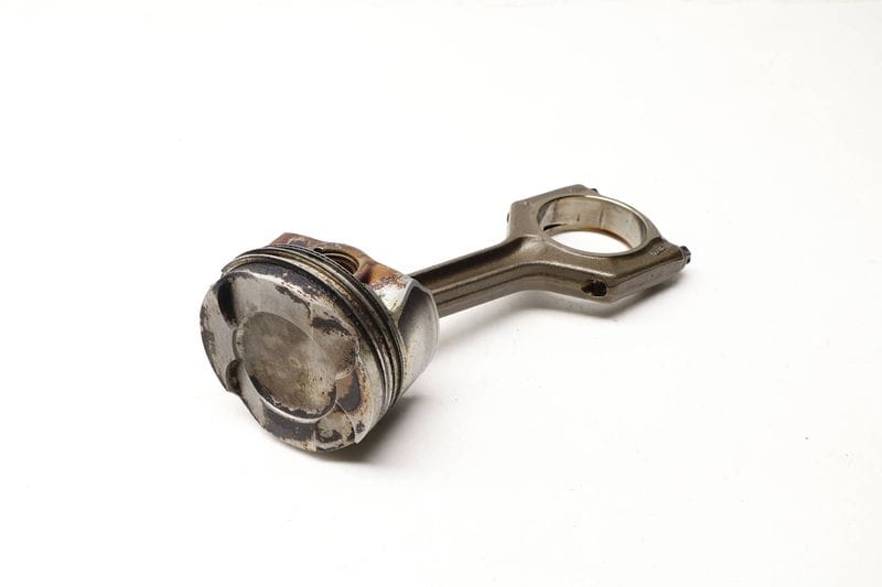 Piston w/ Connecting Rod 11258619197 — Used (SKU 642753)