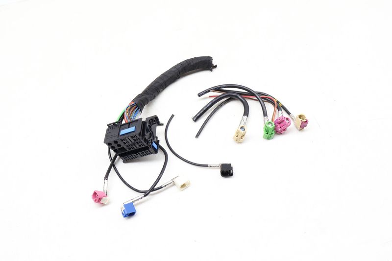 Radio / Stereo / Navigation Head Unit Wiring Connector Set — Used (SKU 642143)