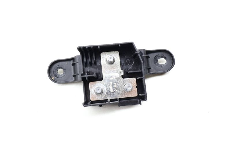 Battery Terminal / Distribution Point 61139292351 — Used (SKU 639116)